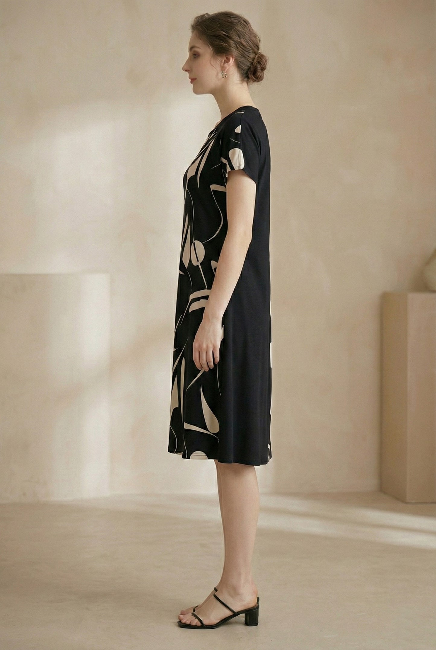 Elegant Black Abstract Print A-Line Dress for Women | Short Sleeve V-Neck Knee-Length Casual & Office Wear Dress