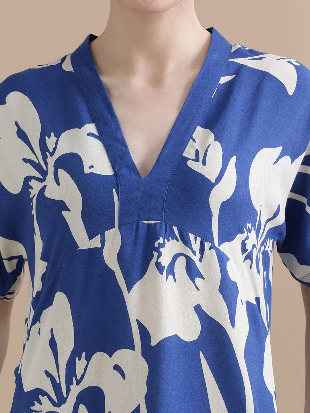 Women’s Blue Floral Print Maxi Dress | V-Neck Short Sleeve A-Line Long Dress with Pockets for Casual & Daily Wear